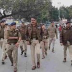 एसएसपी देहरादून ने शहर के व्यस्ततम मार्गो/भीड़ भाड़ वाले स्थानों का पैदल भ्रमण कर लिया सुरक्षा व्यवस्था का जायजा