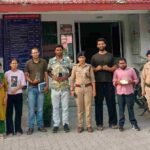 सीईआईआर पोर्टल के माध्यम से पुलिस ने गुम हुए 5 मोबाइल फोनों को बरामद कर किया मोबाईल स्वामियों के सुपुर्द